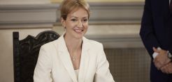Σδούκου: Χρειάζεται μια ευρωπαϊκή πρωτοβουλία για την εκτίναξη των τιμών στα καύσιμα - Περιορισμένα τα δυνητικά οφέλη από μια μείωση του ΕΦΚ