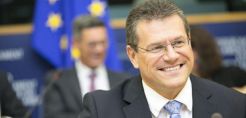 Μια «Airbus των μπαταριών» προτείνει η Κομισιόν για την ηλεκτροκίνηση