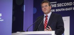 Σέφκοβιτς: Με τέτοιο δυναμικό σε ΑΠΕ, η ενέργεια από την Ελλάδα μπορεί να φτάσει σε κάθε γωνιά της Ευρώπης