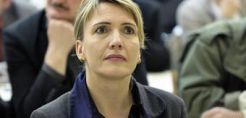 Σιμόνε Πέτερ (πρόεδρος Πρασίνων): Ευκαιρία οι επενδύσεις στις ΑΠΕ