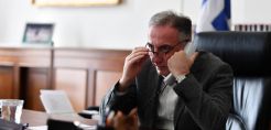 Στ. Καλαφάτης: Στήριξη στην κοινωνία με έμφαση στους αδύναμους - Τα μέτρα που έχουν ληφθεί αγγίζουν τα 4 δισ. ευρώ