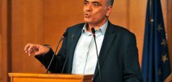 Σε συμπληγάδες τρόικας - συνδικαλιστών ο Σκουρλέτης για το άνοιγμα της αγοράς