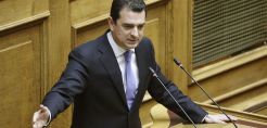 Κόντρα Σκρέκα-Φάμελλου στη Βουλή για ρήτρες, αυξήσεις τιμολογίων και ΔΕΗ - "Χαμηλότερες τιμές μόνο μέσω του ανταγωνισμού", λέει ο υπουργός