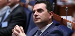 Σκρέκας: Να ακυρωθεί το μοντέλο "Φρανκενστάιν" για ΔΕΗ - ΑΔΜΗΕ