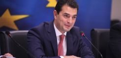Σκρέκας: Η Κυβέρνηση συνεχίζει να δικαιολογεί τα αδικαιολόγητα για τον ΔΕΣΦΑ