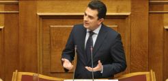 Σκρέκας: Επιβαρύνσεις άνω των 560 εκατ. στους πολίτες με την αύξηση του ΕΦΚ στα καύσιμα και τον ΦΠΑ στο 24%
