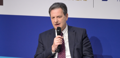 Σκυλακάκης: Η κλιματική πολιτική της Ευρώπης χρήζει σοβαρών βελτιώσεων – Τα 7 προγράμματα του ΥΠΕΝ, ο «οδικός χάρτης» της χώρας στην εξοικονόμηση ενέργειας