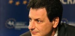 Σκυλακάκης: Κίνδυνος να μην απελευθερωθεί η αγορά ούτε με τη «μικρή ΔΕΗ»