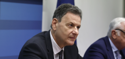 Σκυλακάκης: Ορισμένοι πάροχοι δημιουργούν σκόπιμα σύγχυση για τις χρεώσεις τους - Να περιμένουν το πράσινο τιμολόγιο οι καταναλωτές