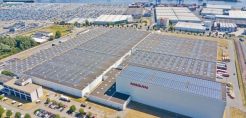 Η Nissan έθεσε σε λειτουργία τεράστια οροφή με φωτοβολταϊκά