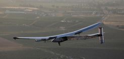 Στη Σεβίλλη προσγειώθηκε το Solar Impulse 2
