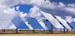 Δεσμευτικούς στόχους για τις ΑΠΕ έως το 2030 ζητά και επισήμως το ΕΚ
