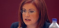 Σπυράκη: Να μειώσουμε την τιμή της ενέργειας για τον καταναλωτή