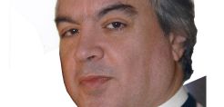  Τσαρλς Έλληνας: «Θα αργήσει η εκμετάλλευση του αερίου στην Κρήτη» 