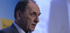 Συνέντευξη Σταθάκη: Πότε και πώς θα πωληθούν ΔΕΗ, ΕΛΠΕ και ΔΕΠΑ
