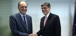 Νέος Αναπτυξιακός, ΕΣΠΑ και αδειοδότηση επιχειρήσεων στις επαφές Λιου με Σταθάκη και Χαρίτση