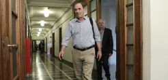 Παρέμβαση Σταθάκη για τη ΛΑΡΚΟ: Μείωση παραγωγής και νέα σύμβαση με ΔΕΗ - Τελευταία ευκαιρία λένε στη Χαλκοκονδύλη