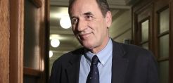 Νέα κόντρα στη Βουλή για την EDS - Αναπάντητα έμειναν τα ερωτήματα από τον Υπουργό λέει ο Μανιάτης