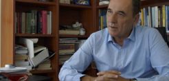 Σταθάκης: Θετικές εξελίξεις για ΑΠΕ - Μεγάλες προσδοκίες για φυσικό αέριο και πετρέλαιο 