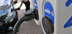 Ην. Βασίλειο: Η νεολαία καλείται να σχεδιάσει τους νέους σταθμούς φόρτισης ηλεκτρικών αυτοκινήτων της χώρας