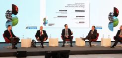 Μείωση εκπομπών διοξειδίου του άνθρακα και επενδύσεις για εναλλακτικά καύσιμα