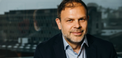 Στεφάτος (ΕΔΕΥ): Υπάρχει ενδιαφέρον για υβριδικά έργα με υδρογονάνθρακες - Έμφαση σε υπεράκτια αιολικά, CCS και πράσινο υδρογόνο