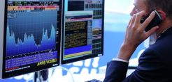 Πετρελαϊκές πιέσεις και την τελευταία ημέρα του 2015