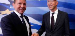 Άσμουσεν: «Συνεχίστε το πρόγραμμα»