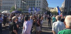 Σε εξέλιξη η συγκέντρωση του κινήματος «Παραιτηθείτε»
