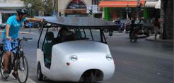 Test drive από τουρίστες στη Σαντορίνη για το Sunnyclist