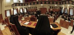 Ιερά Σύνοδος: Παραλληλίζει την αποτέφρωση νεκρών με την ανακύκλωση απορριμμάτων