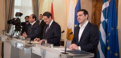 Πιο κοντά στην οριοθέτηση ΑΟΖ Ελλάδας-Αιγύπτου μετά την τριμερή στην Κύπρο