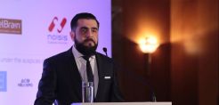 Πώς θα γλιτώσει το δημόσιο 300 εκατομμύρια ευρώ σε ρεύμα
