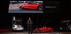 Η Tesla quot;σοκάρειquot; με δυο νέες παρουσιάσεις