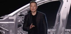 Η Tesla μπορεί να αρχίσει την προετοιμασία για την επαναλειτουργία της ήδη από την επόμενη εβδομάδα