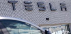 Tesla: Μειώθηκε κατά 50 δισ. δολάρια η χρηματιστηριακή της αξία μετά τις ανακοινώσεις του Μασκ
