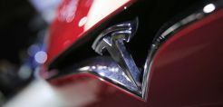 Πώς ένα deal $4,2 δισ. με την Tesla απέφερε 119 δισ. δολάρια και "εκτόξευση" στην κορυφή του Χρηματιστηρίου