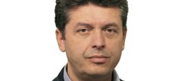 Οι μεγάλοι «ξεφεύγουν» οι μικροί πληρώνουν ακριβά τα capital controls