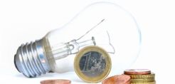 Κι όμως, οι τιμές του ρεύματος δεν αυξήθηκαν στην Ελλάδα από το 2015!