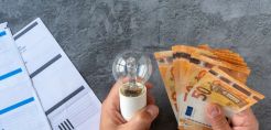 Αναπροσαρμογές από σήμερα στη λιανική ρεύματος για τους τιμοκαταλόγους Αυγούστου – Τι ανακοίνωσαν οι εταιρείες προμήθειας