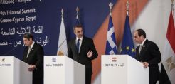 Τριμερής: Το σχήμα Ελλάδας-Κύπρου-Αιγύπτου αποτελεί φάρο σταθερότητας στην Αν. Μεσόγειο - Στην ατζέντα η αγορά ενέργειας και η ηλεκτρική διασύνδεση