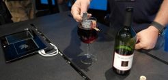 Η Intel τροφοδότησε επεξεργαστή με ενέργεια από... κρασί
