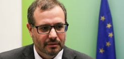 Τσάφος: Έτοιμη να παρέμβει η κυβέρνηση εάν οι προμηθευτές δεν μετακυλήσουν τις μειώσεις στους καταναλωτές - Φορολόγηση υπερκερδών στο μενού των πιθανών παρεμβάσεων