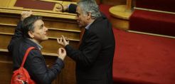 Άσβεστη η κόντρα Τσακαλώτου-Σκουρλέτη, με αφετηρία τον ΑΔΜΗΕ και τη ΔΕΗ