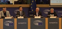 Μανιάτης: Φορολόγηση των υπερκερδών και στήριξη των ενεργειακών κοινοτήτων η απάντηση στην ενεργειακή κρίση που πλήττει την Ευρώπη