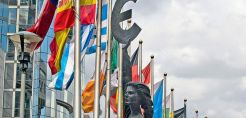 Κομισιόν: Ανάπτυξη 4,3% το 2021 και 6% το 2022 στην Ελλάδα