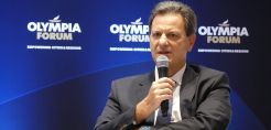 Σκυλακάκης: Στοίχημα για εμάς το πρώτο πλωτό αιολικό πάρκο να είναι έτοιμο το 2030 - Επιβάλλεται να αντιμετωπιστεί η μεγάλη “ουρά” που υπάρχει στα φωτοβολταϊκά