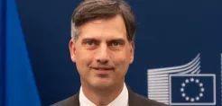 Β. Νικήτας (Κομισιόν): Τα ορυκτά καύσιμα παραμένουν ο κύριος παράγοντας καθορισμού των τιμών ηλεκτρικής ενέργειας στην Ελλάδα