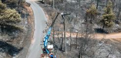 ΔΕΔΔΗΕ: Αγώνας δρόμου για να φτάσει το ρεύμα στα χωριά της Βόρειας Εύβοιας