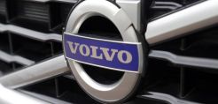 Η Volvo υπογράφει συμφωνίες δισεκατομμυρίων για την προμήθεια μπαταριών ιόντων λιθίου